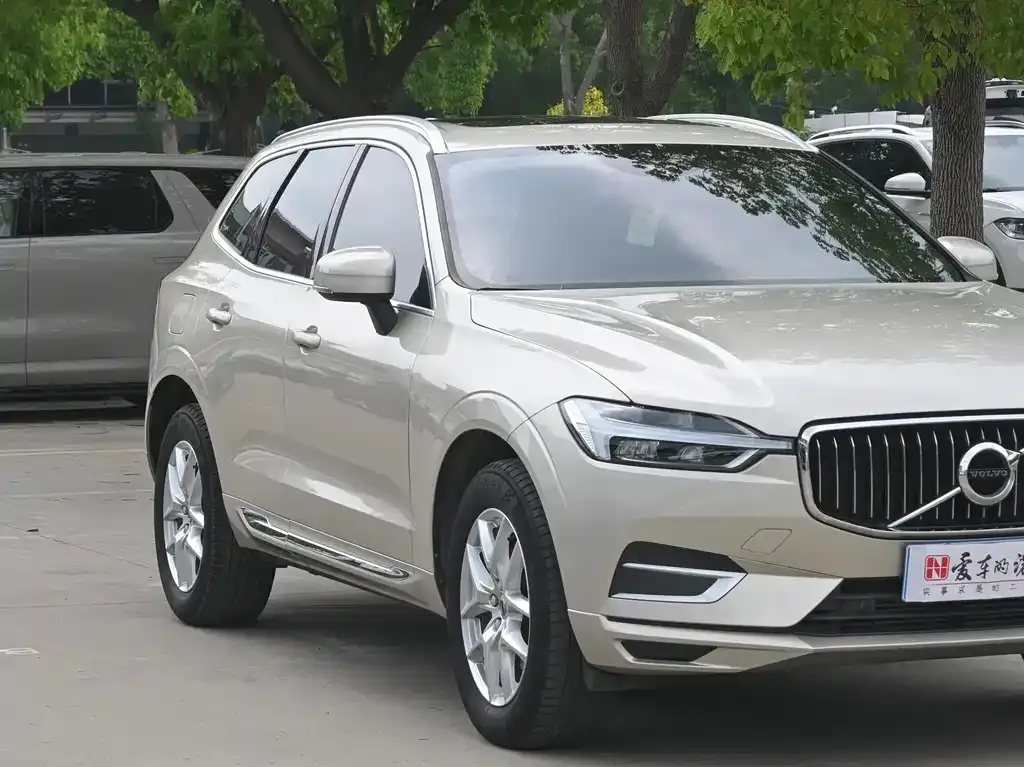 Volvo XC60 — фото 6