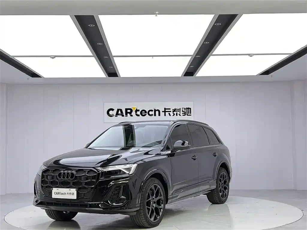 Audi Q7 — фото 1
