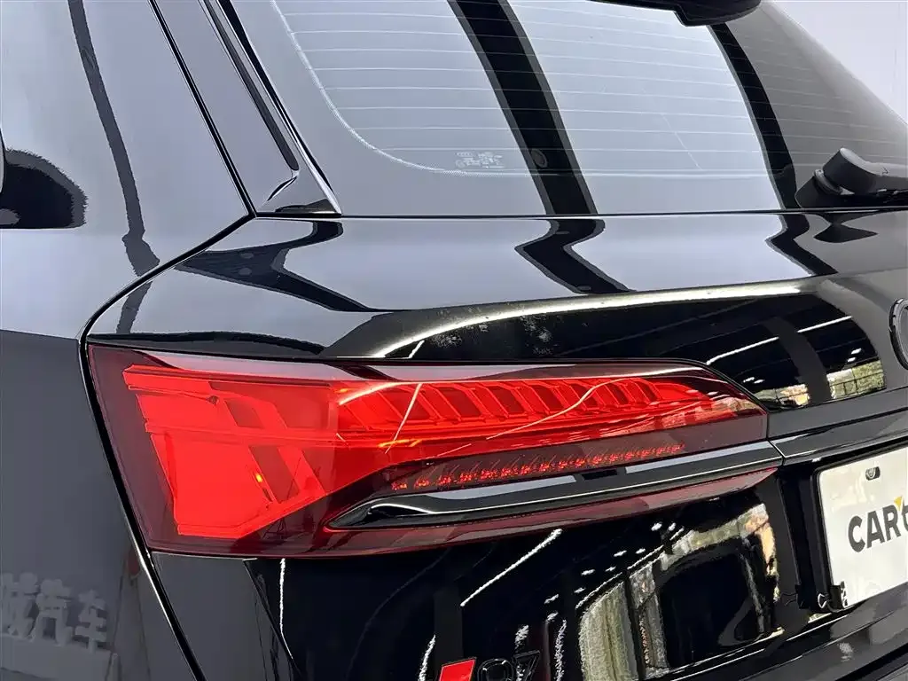 Audi Q7 — фото 10