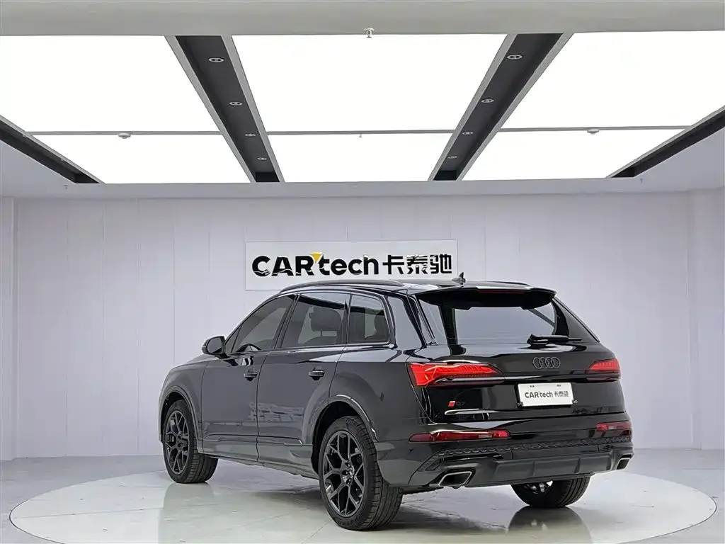 Audi Q7 — фото 6