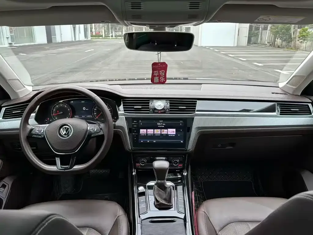 Volkswagen Phideon 2022 из CN, фото 7