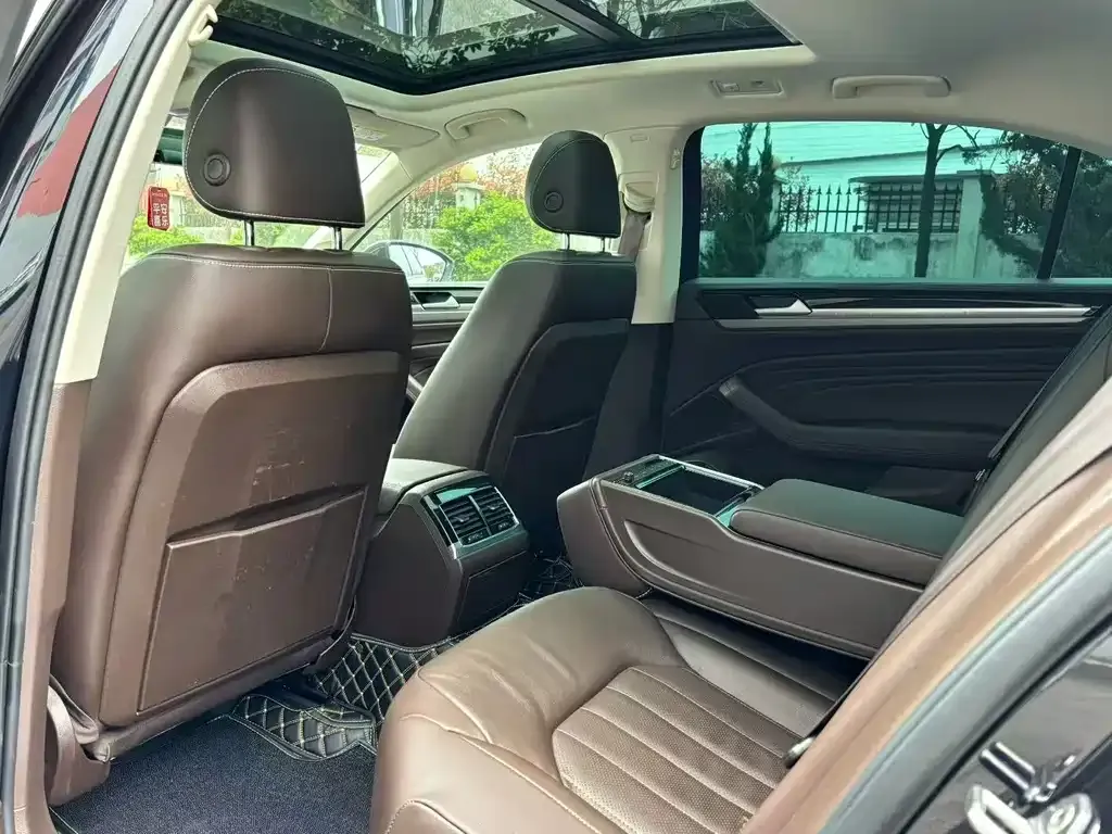 Volkswagen Phideon 2022 из CN, фото 4