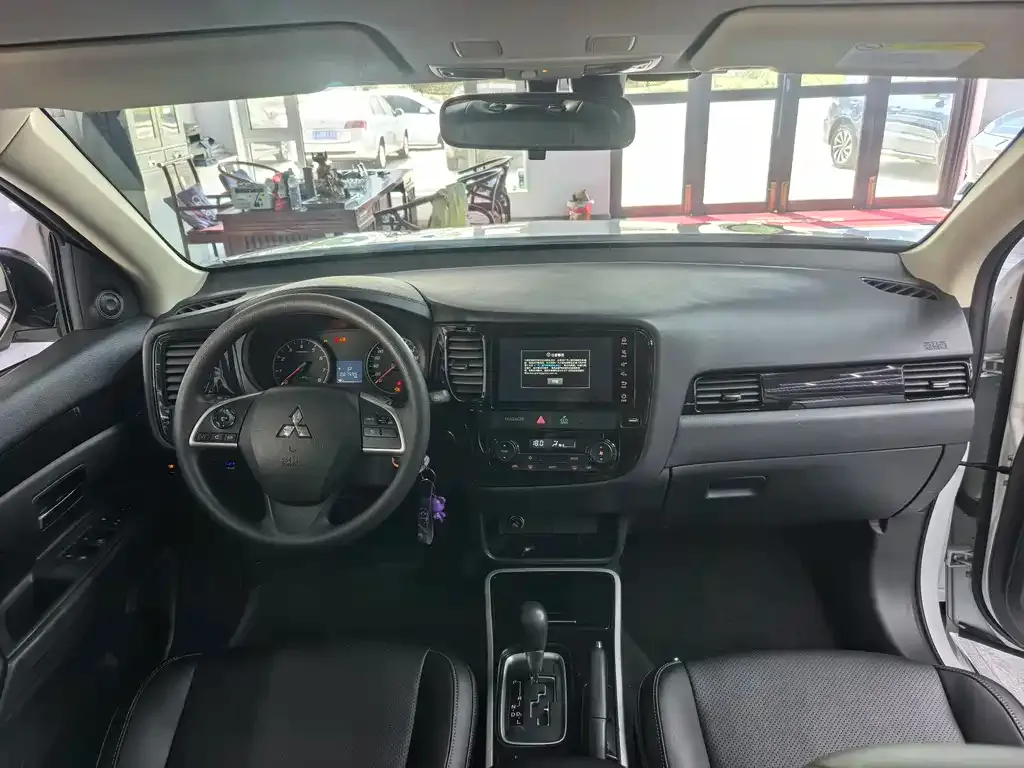 Mitsubishi Outlander 2022 из CN, фото 4