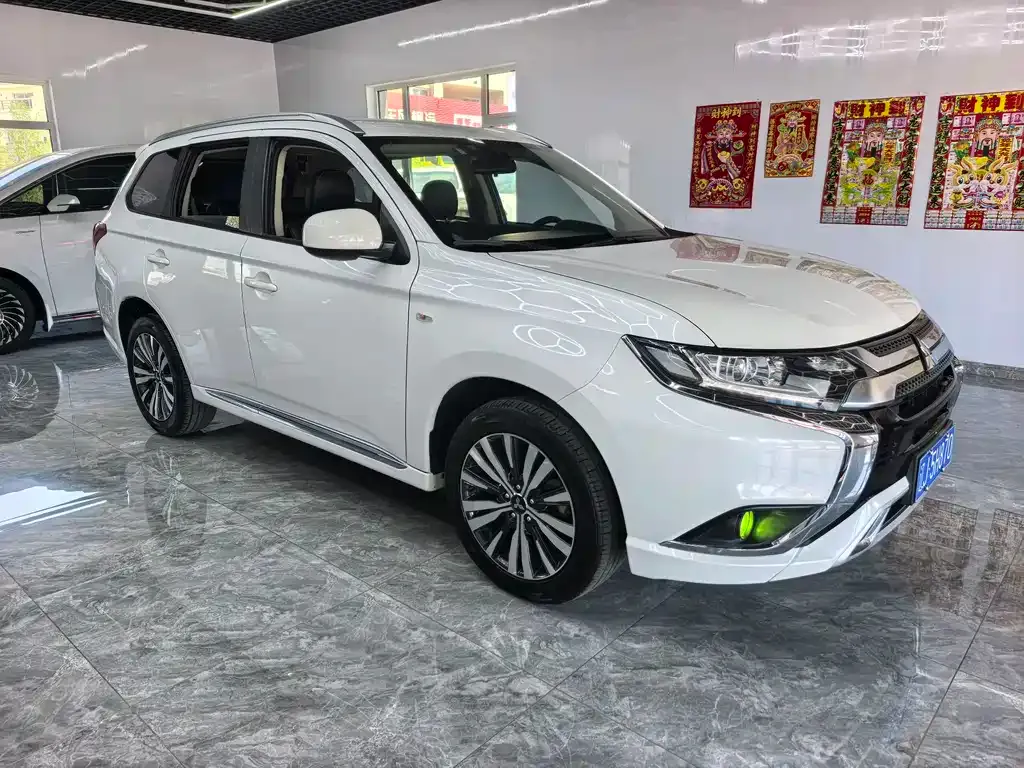 Mitsubishi Outlander 2022 из CN, фото 7