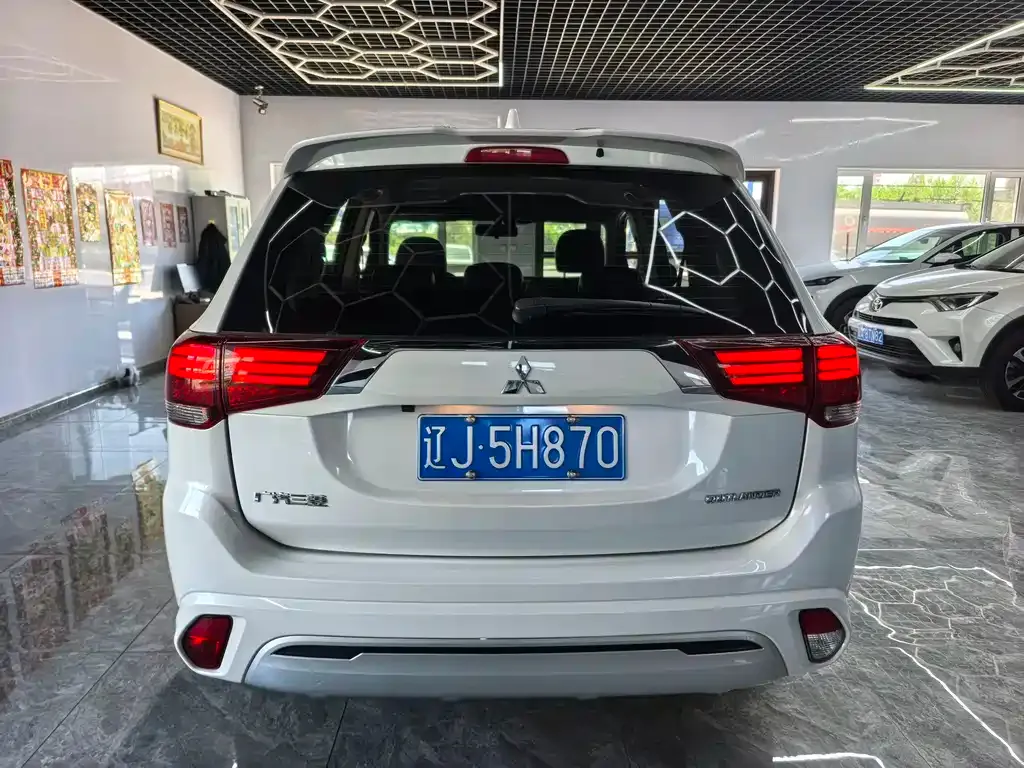 Mitsubishi Outlander 2022 из CN, фото 3