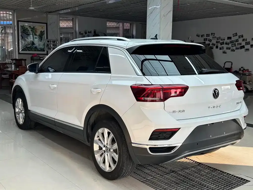 Volkswagen T-Roc — фото 8