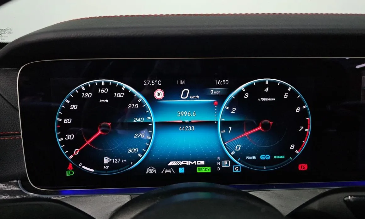 Mercedes-Benz E-Class 2023 из KR, фото 2