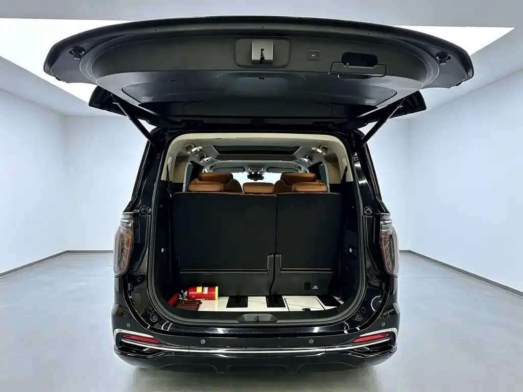 Hongqi HQ9 2022 из CN, фото 2