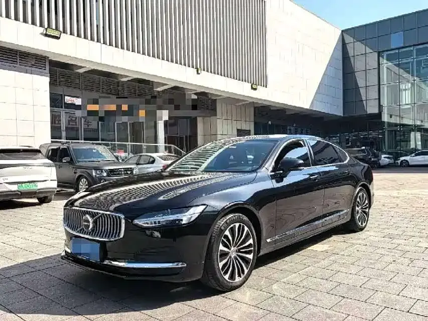 Volvo S90 — фото 1
