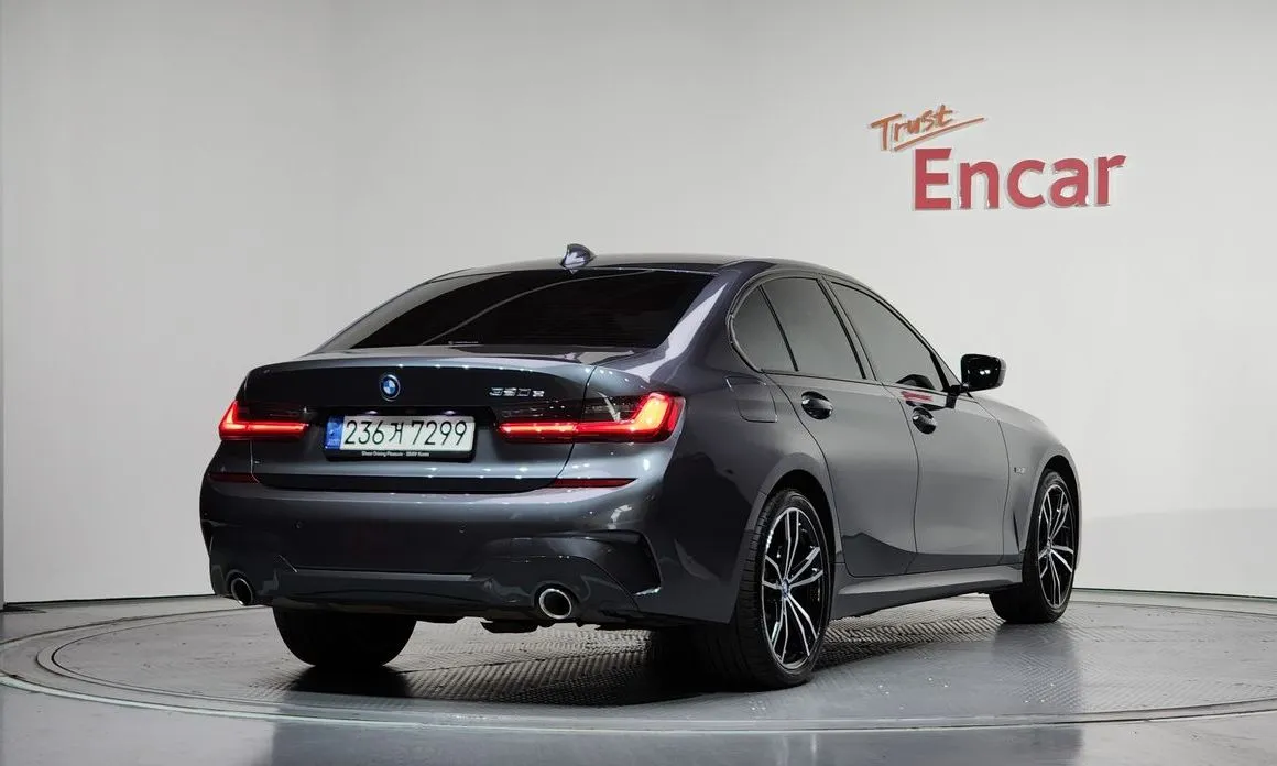 BMW 3-Series 2022 из KR, фото 3