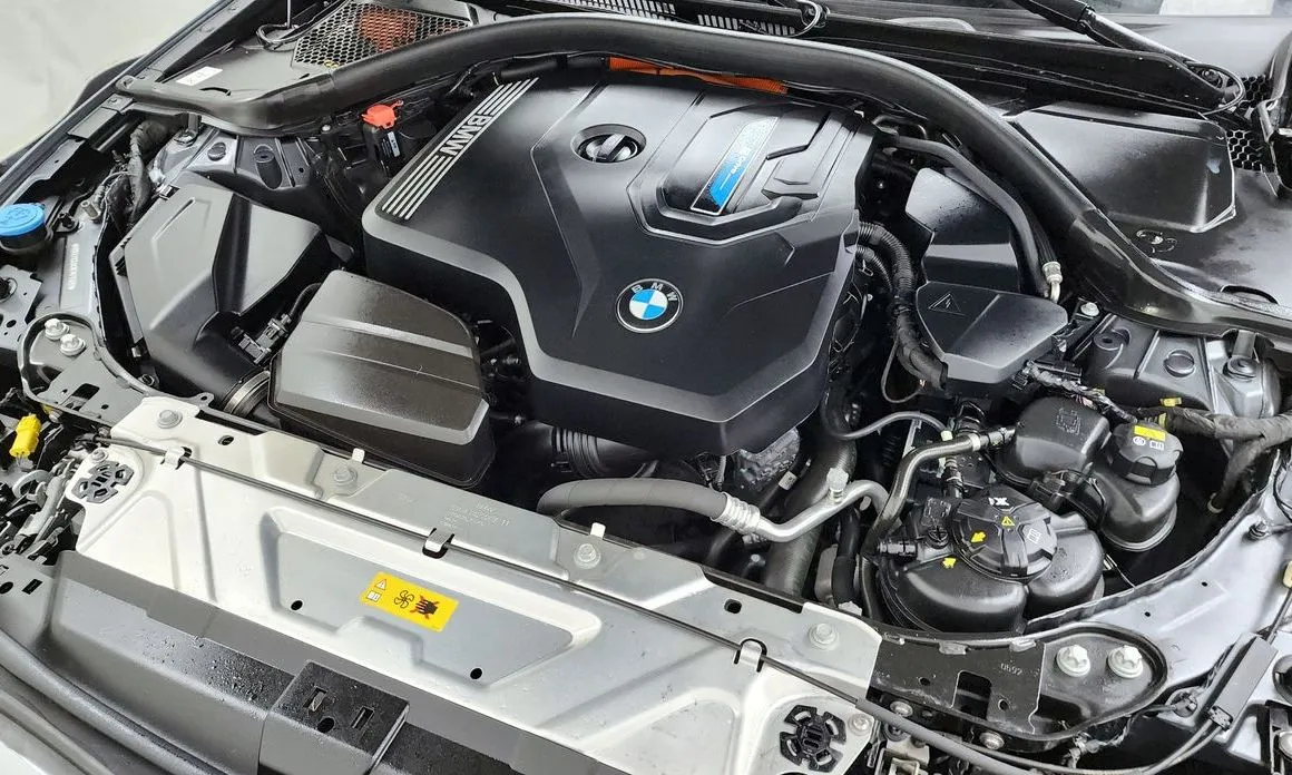 BMW 3-Series 2022 из KR, фото 10