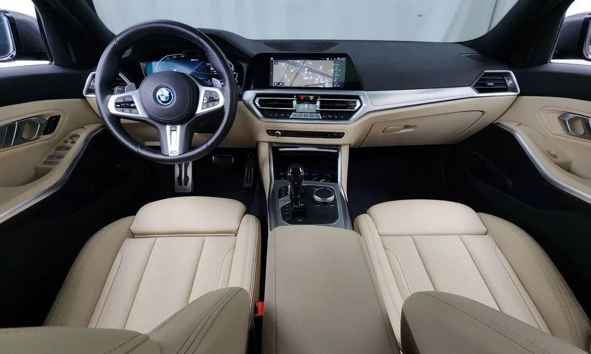 BMW 3-Series 2022 из KR, фото 8