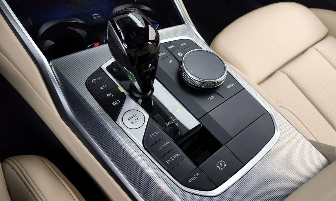 BMW 3-Series 2022 из KR, фото 9