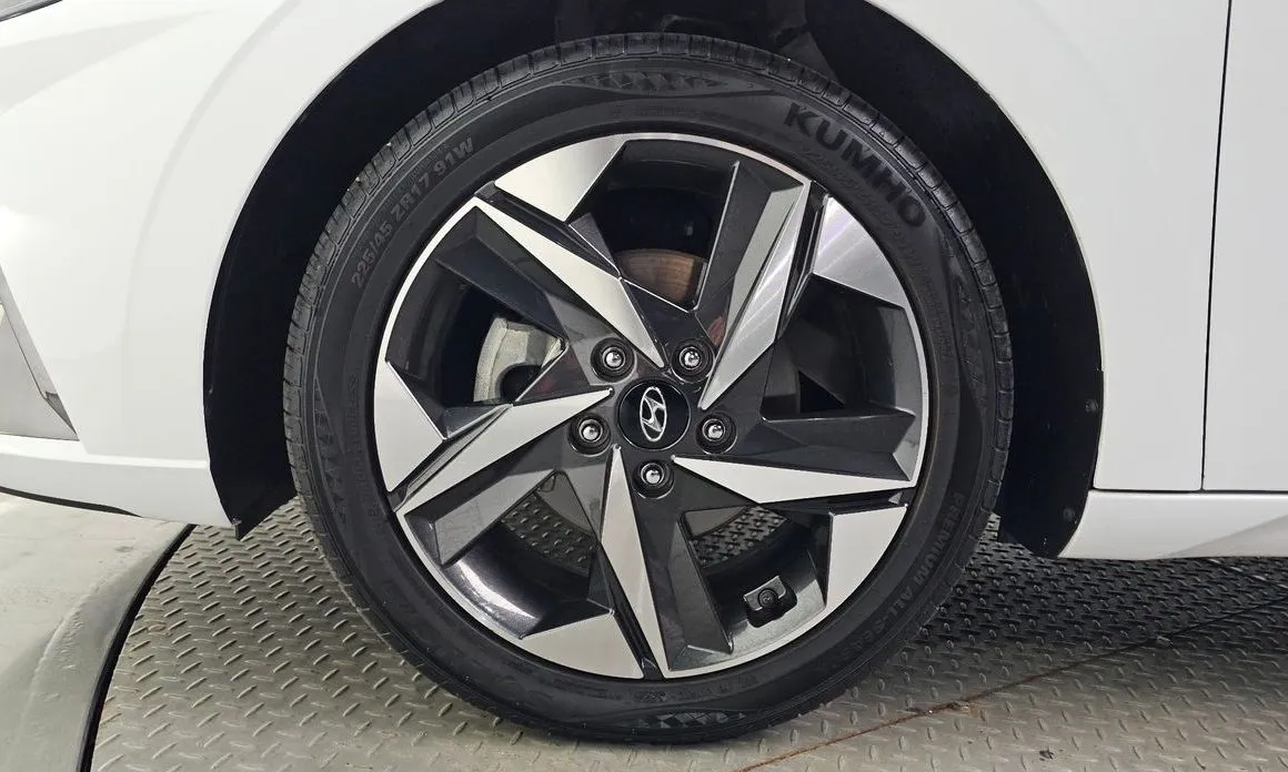 Hyundai AVANTE — фото 4