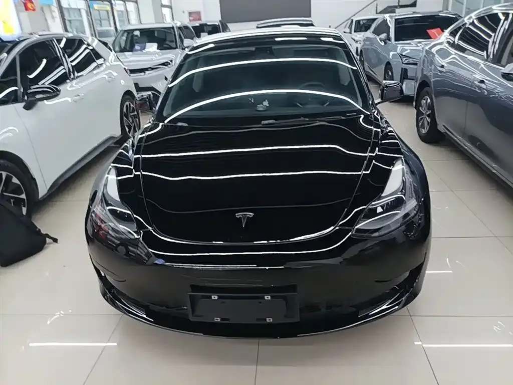 Tesla Model 3 — фото 5