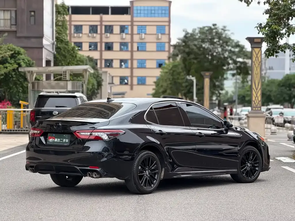 Toyota Camry 2023 из CN, фото 10