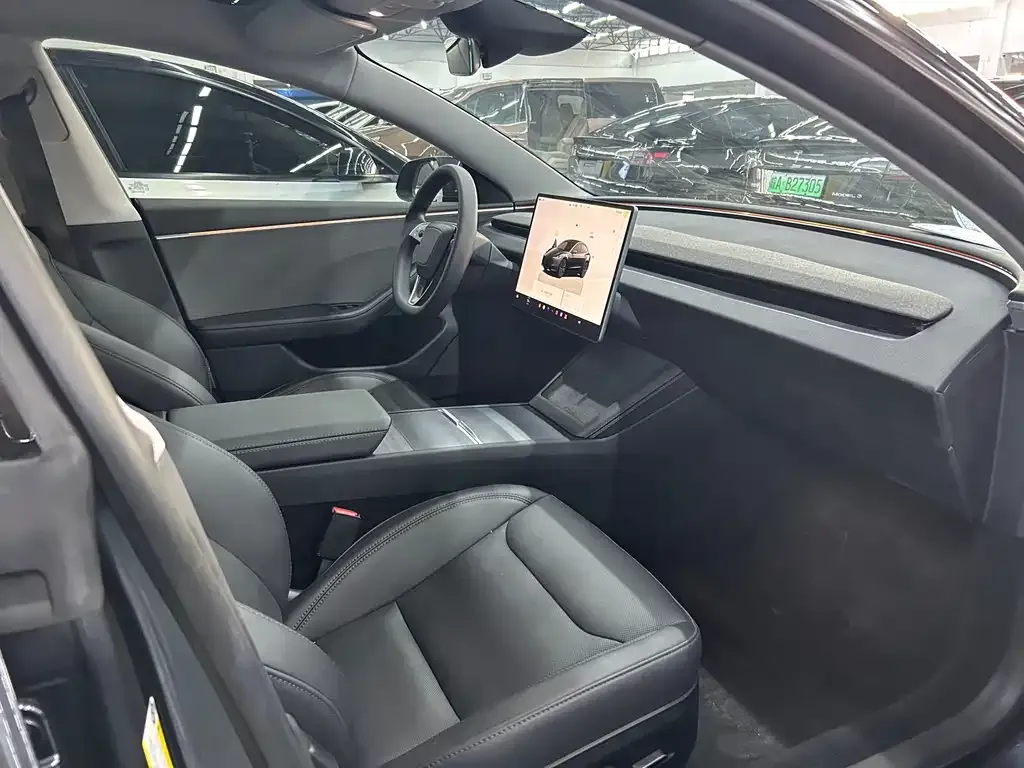 Tesla Model 3 — фото 9