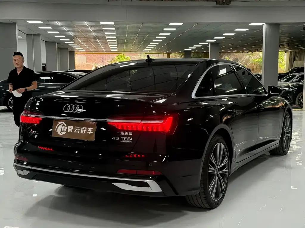Audi A6L — фото 5