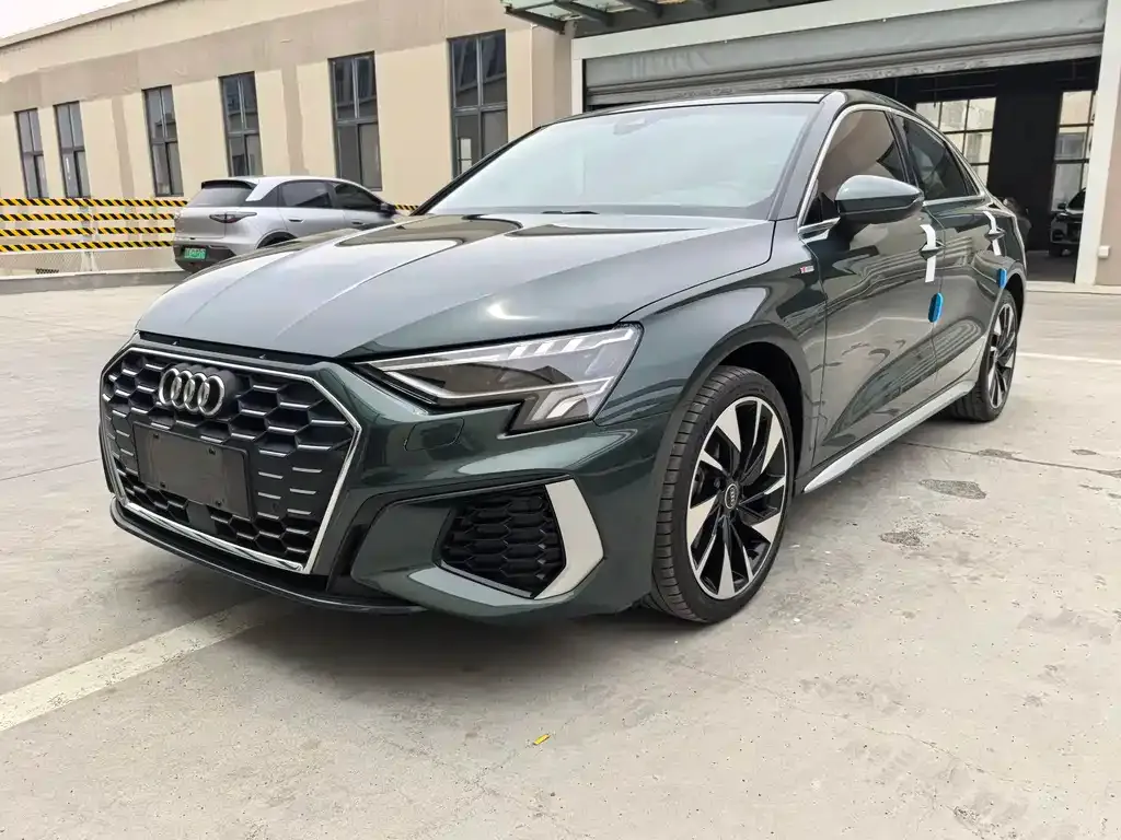 Audi A3 — фото 1