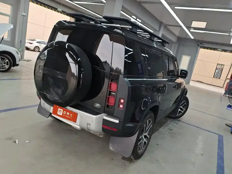 Land Rover Defender — фото 2