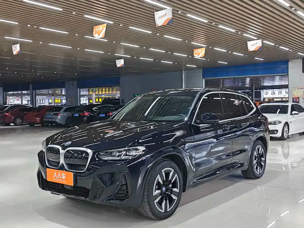 BMW iX3 — фото 1
