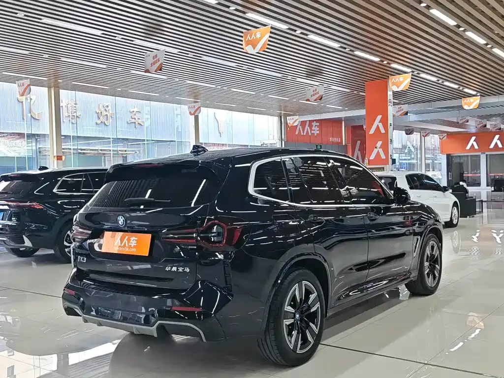BMW iX3 — фото 5