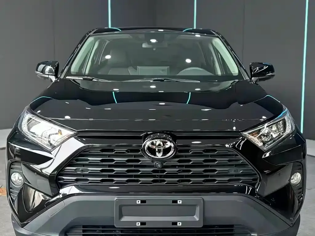 Toyota RAV4 — фото 3