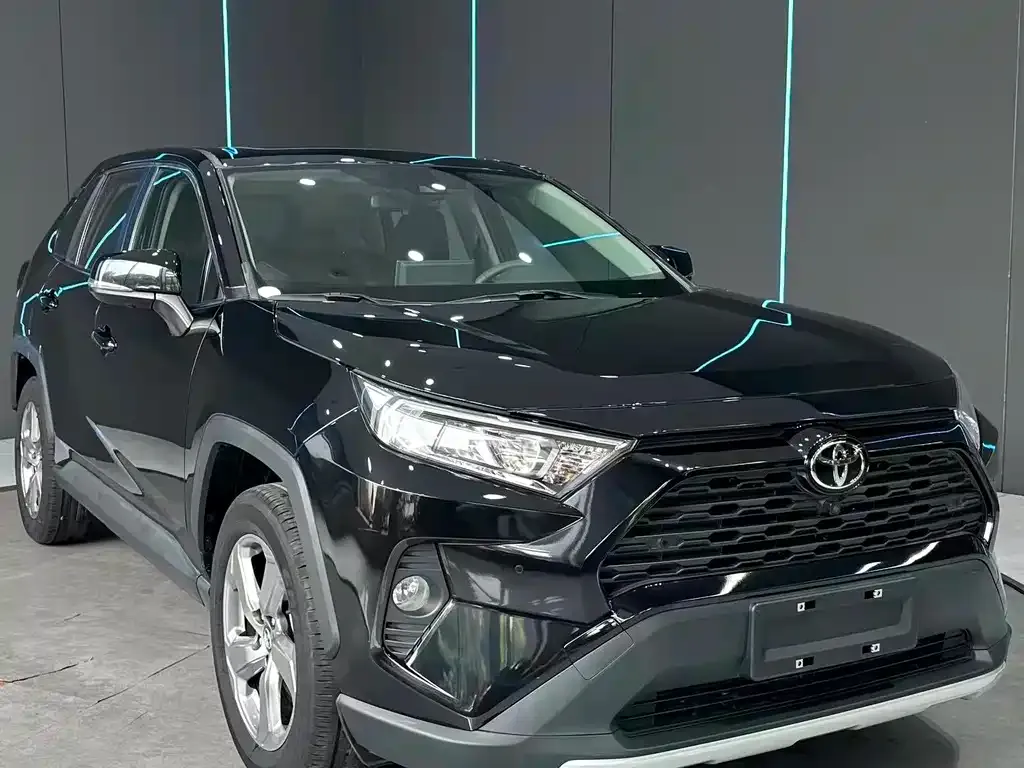 Toyota RAV4 — фото 9