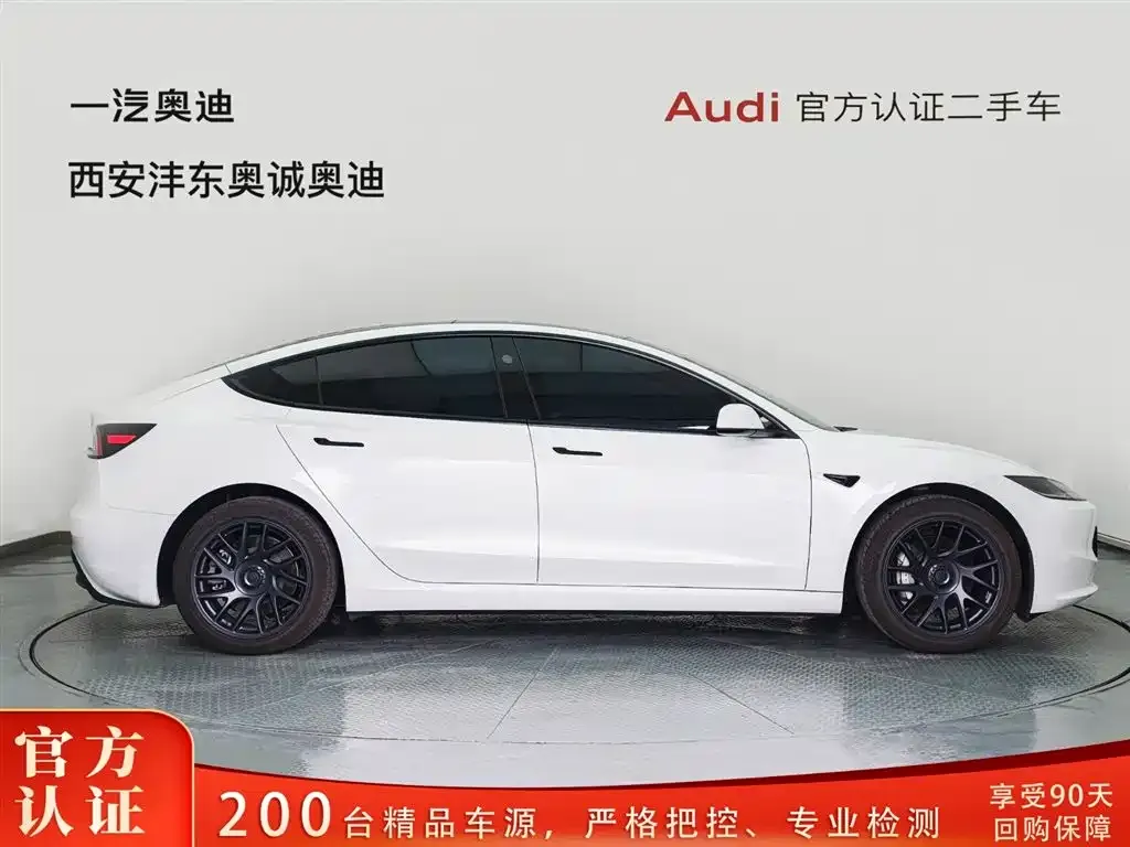 Tesla Model 3 — фото 10