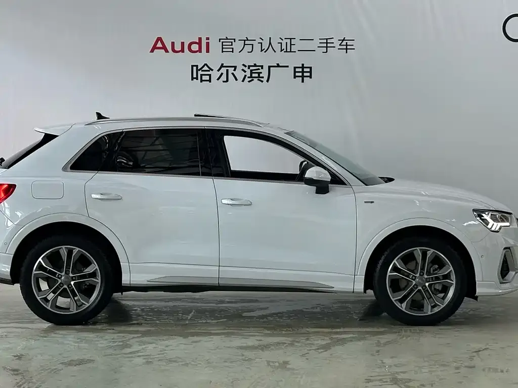 Audi Q3 — фото 10