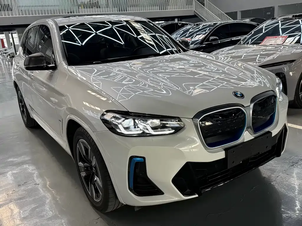 BMW iX3 — фото 4