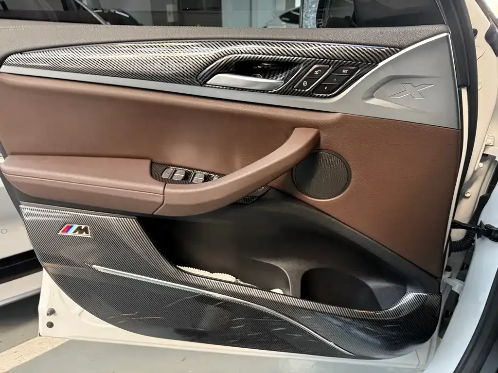 BMW iX3 — фото 10