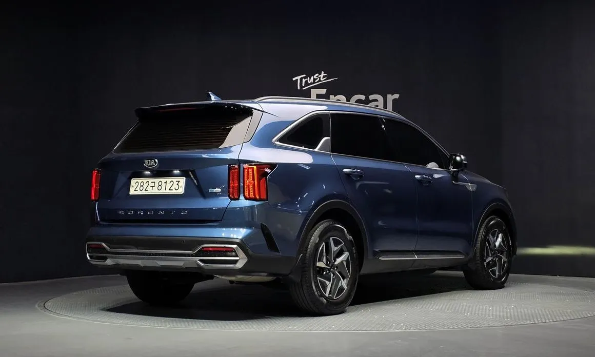 Kia Sorento — фото 8