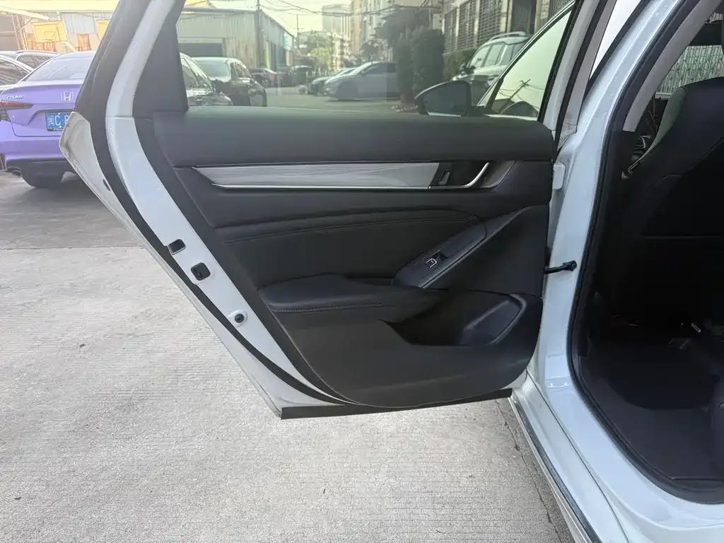 Honda Accord — фото 2