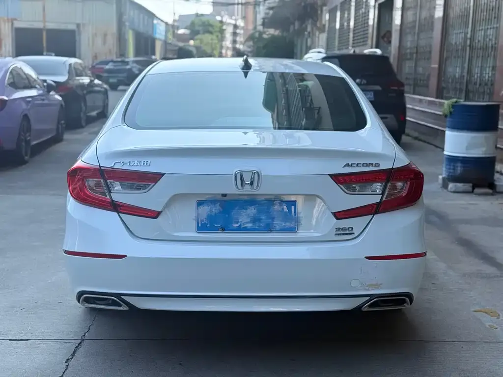 Honda Accord — фото 4