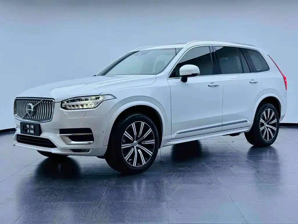 Volvo XC90 — фото 1