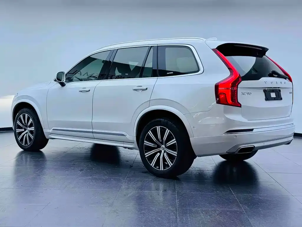 Volvo XC90 — фото 6