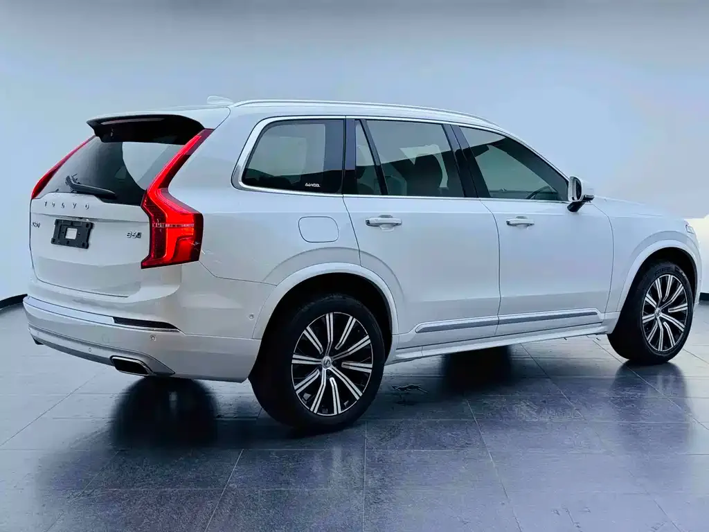 Volvo XC90 — фото 8