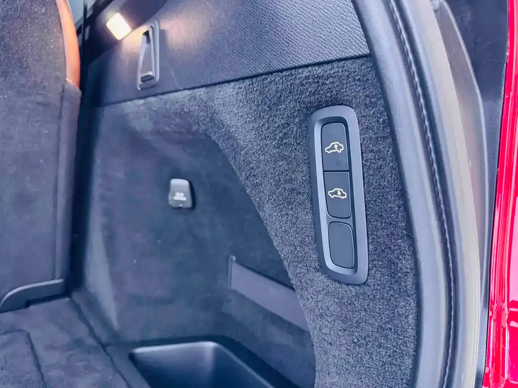 Volvo XC90 — фото 10