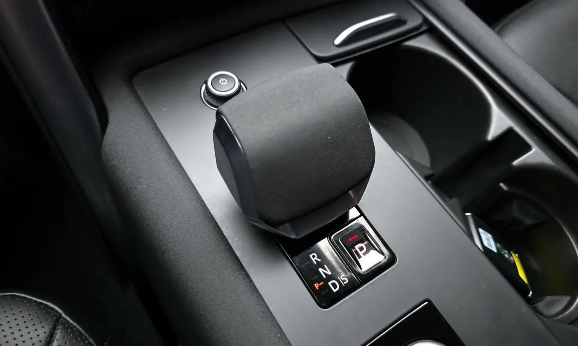 Land Rover Discovery 2023 из KR, фото 6
