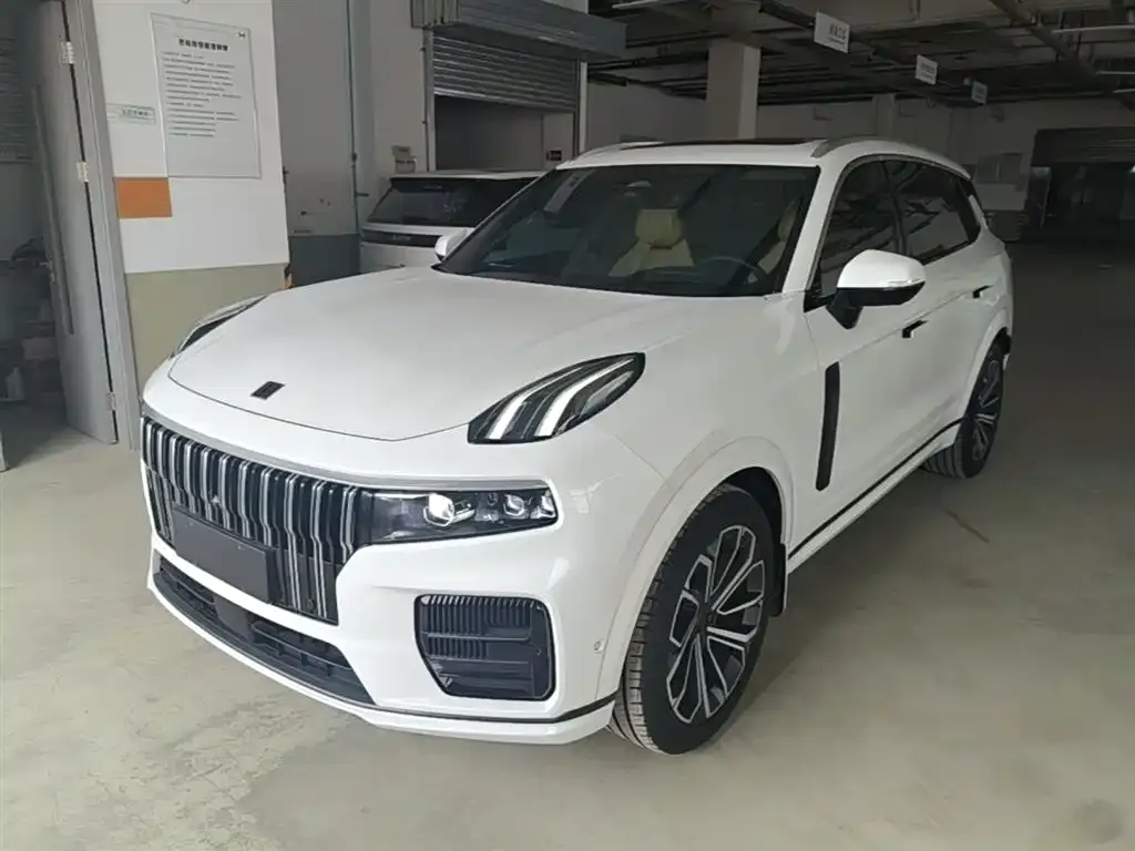 Lynk & Co 09