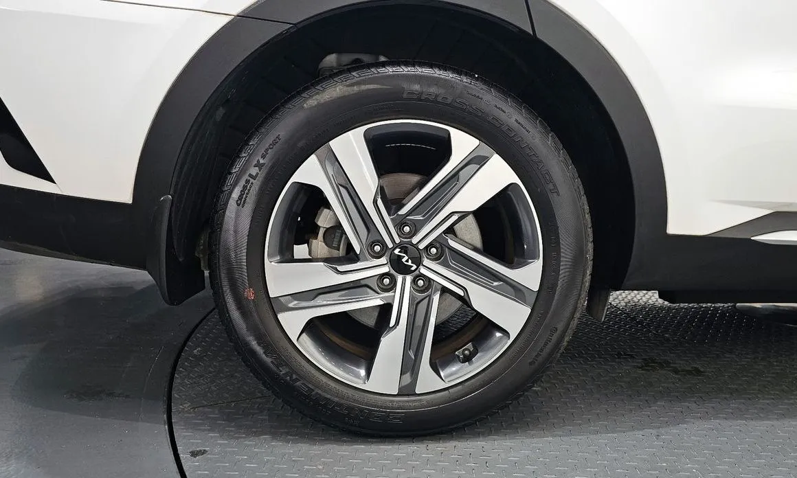 Kia Sorento — фото 5