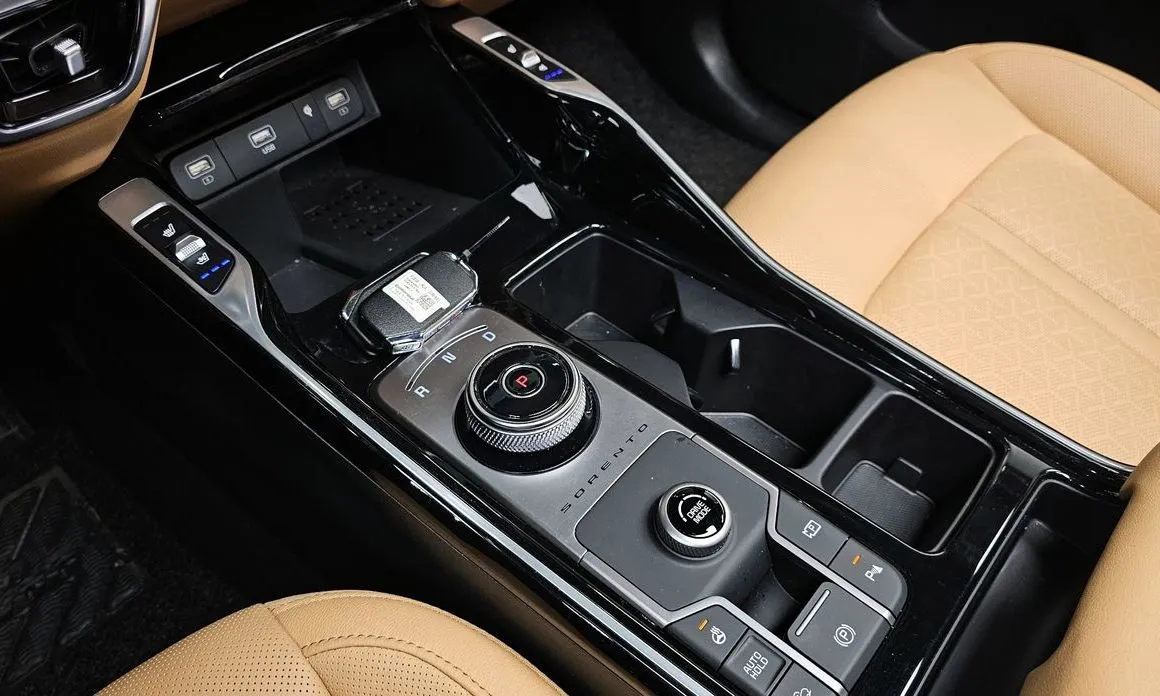 Kia Sorento — фото 6