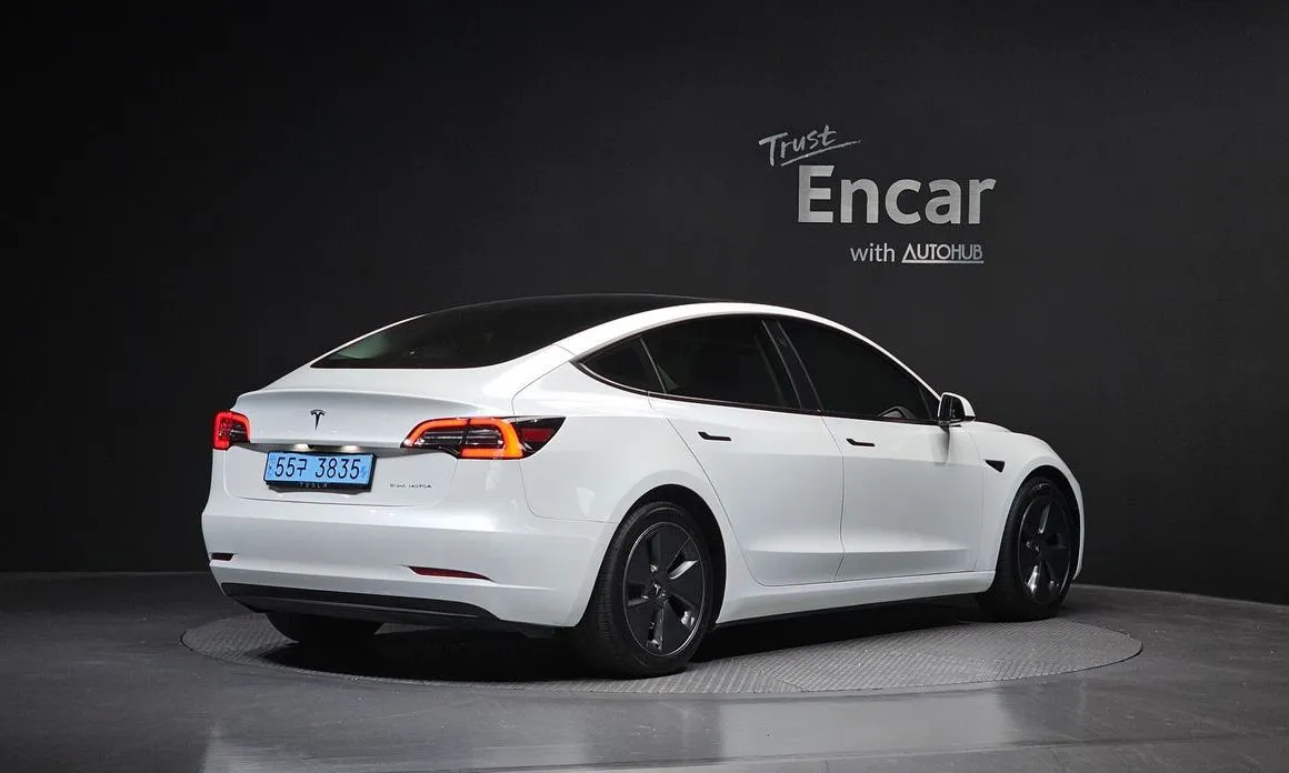 Tesla Model 3 — фото 2