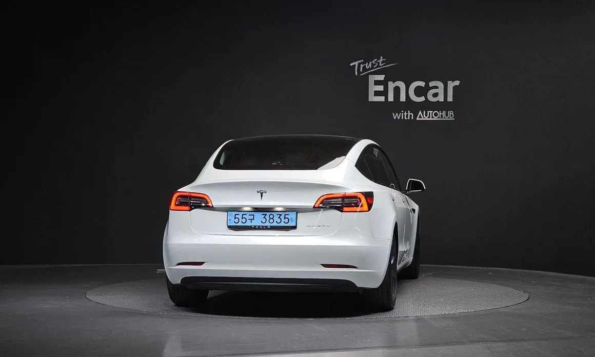 Tesla Model 3 — фото 3