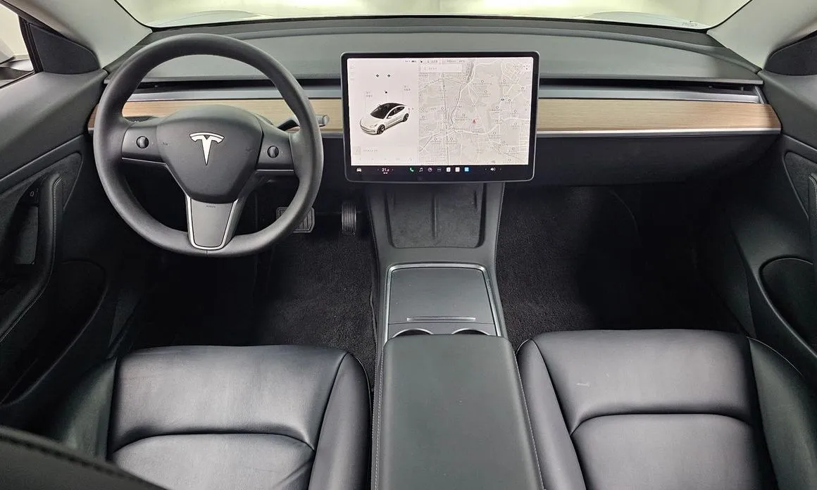 Tesla Model 3 — фото 9
