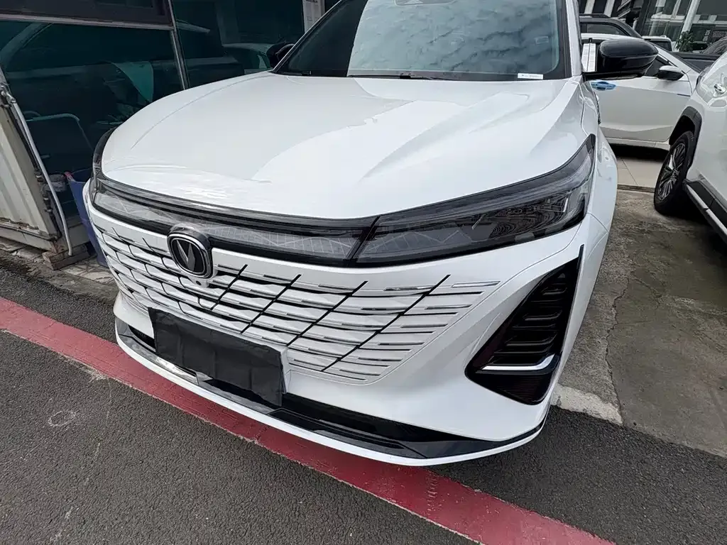 Changan CS75PLUS — фото 1