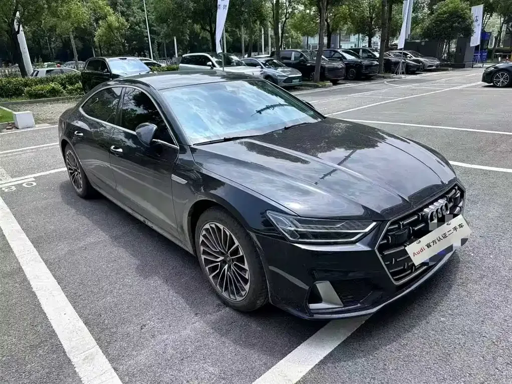 Audi A7L — фото 1