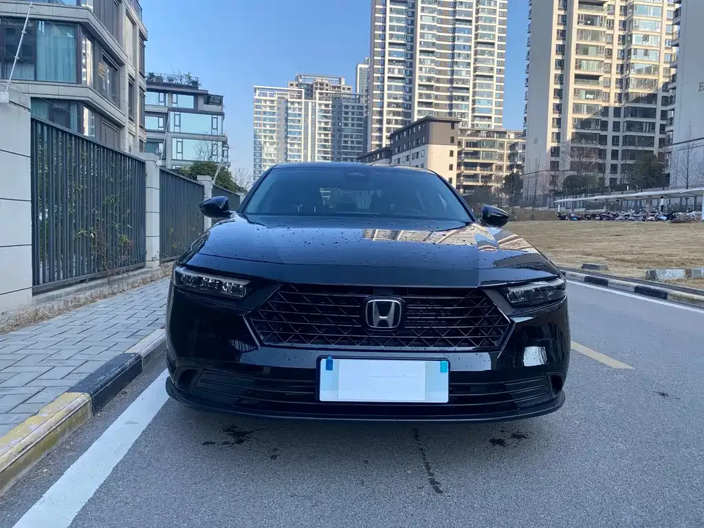 Honda Accord — фото 8