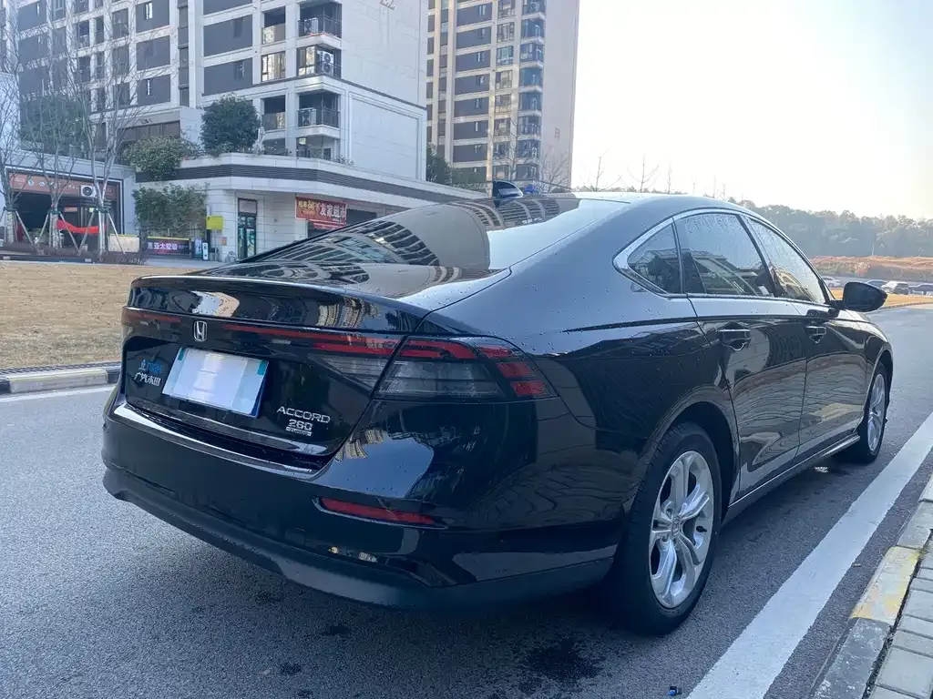 Honda Accord — фото 5